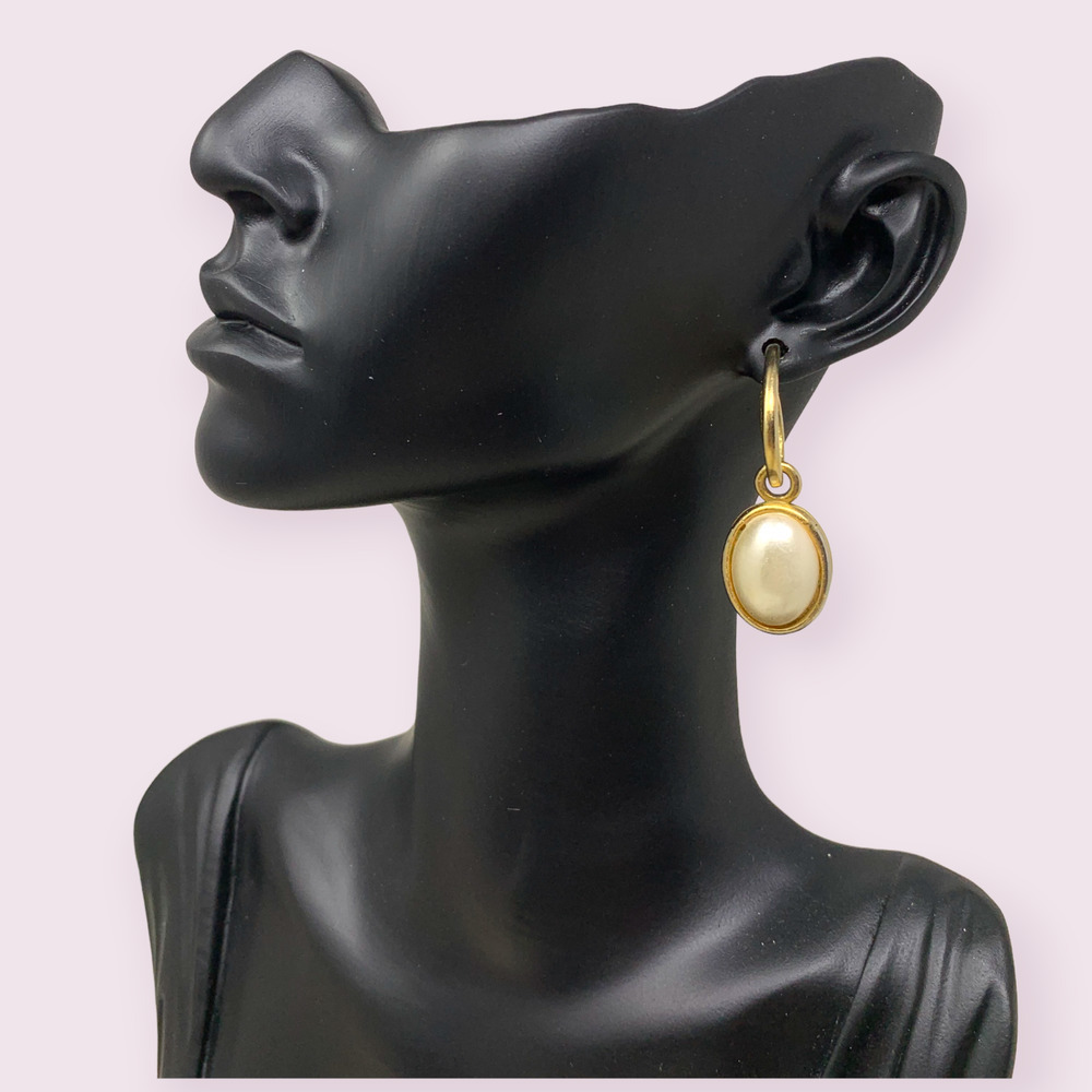 Vintage Reversible Earrings Black & White Oval Cabochon Dangle Gold Spiral